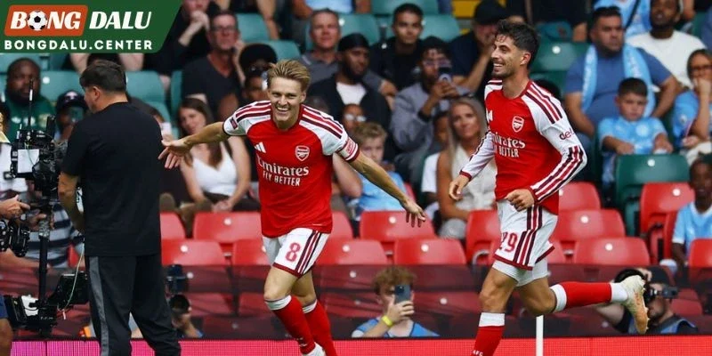 Arsenal áp đảo Man City bằng màn trình diễn vượt trội