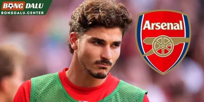 Atletico đã đàm phán với Arsenal về Alvarez