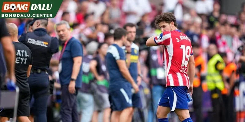 Julian Alvarez chịu sức ép lớn từ CĐV Atletico Madrid