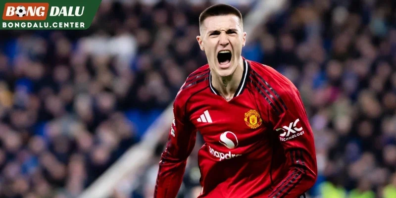 Manchester United đối mặt quyết định quan trọng