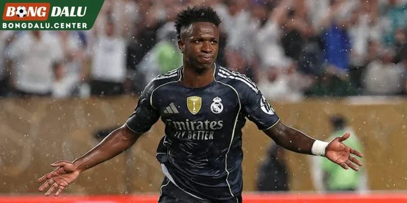 Vinicius cam kết gắn bó, khép lại tin đồn rời Real Madrid