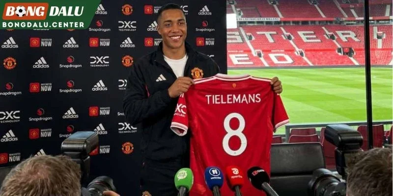 Youri Tielemans thừa nhận xin lỗi Aston Villa sau phát biểu gây tranh cãi