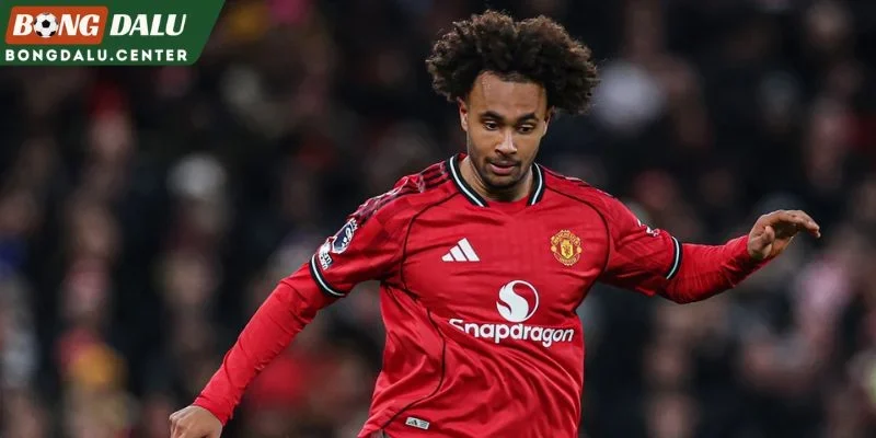 Zirkzee mất chỗ đứng và nguy cơ rời Old Trafford